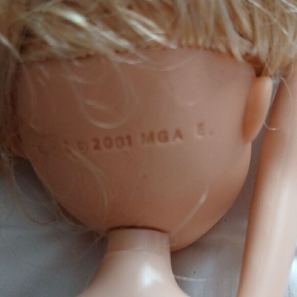 Fashion Dolls Set with Colorful Outfits - Picture 5 of 8